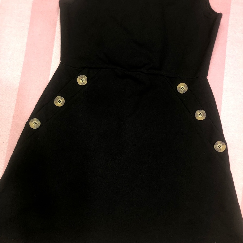 Boohoo Black  Neck Mock Horn Button Shift Dress - Picture 3 of 9